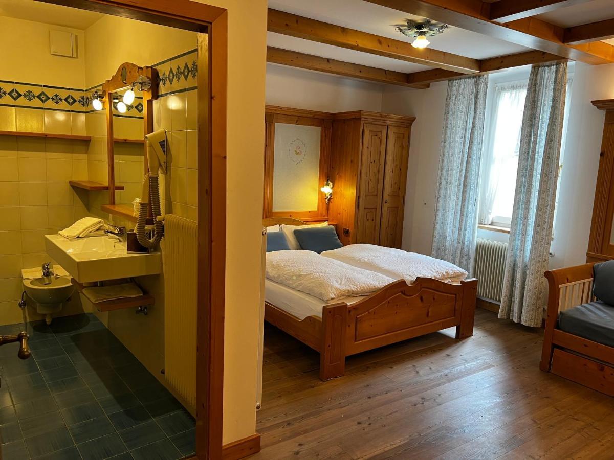 Kaiserkrone Charming Retreat Dimaro Luaran gambar